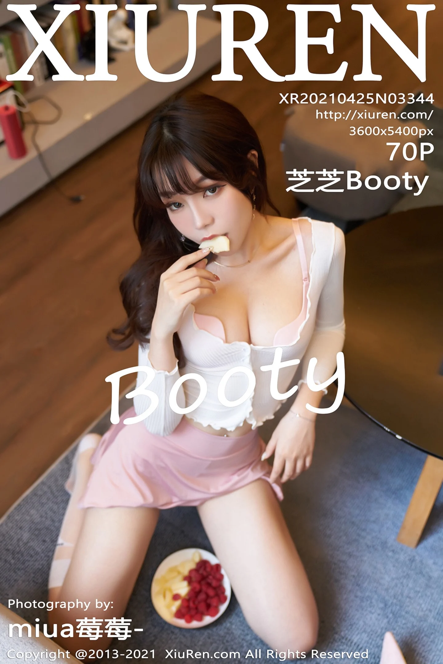 [XiuRen秀人网]VOL.3344 女神芝芝Booty私房粉色内衣配粉短裙半脱秀翘臀撩人诱惑写真70P-秀人网官方网站